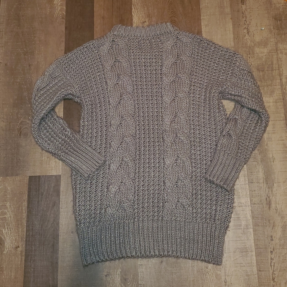 UNIF Reverb Cable Knit Sweater - Picture 5 of 6